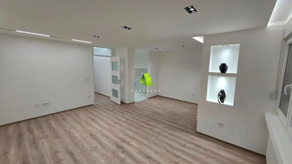 Sale, three bedroom apartment, 89m², Medijana, Niš