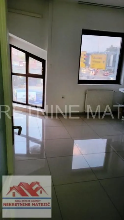 Sale, office space, 50m², Vašarište, Kragujevac
