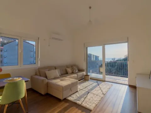 Sale, two bedroom apartment, 60m², Pržno, Budva