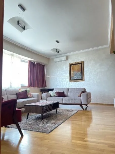 Izdavanje, dvosoban stan, 100m², Centar, Podgorica