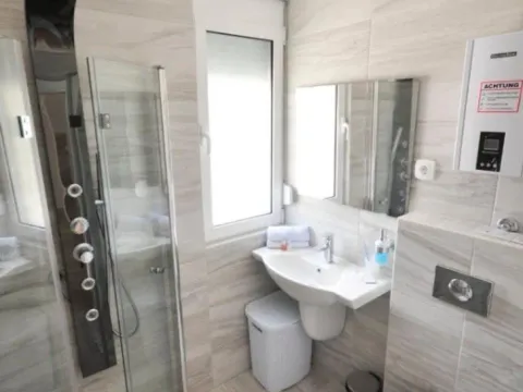 Prodaja, kuća, 450m², Bar, Crna Gora - image 11