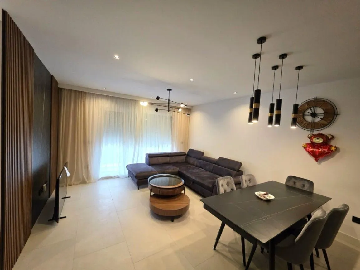 Prodaja, dvosoban stan, 62m², Radovići, Tivat