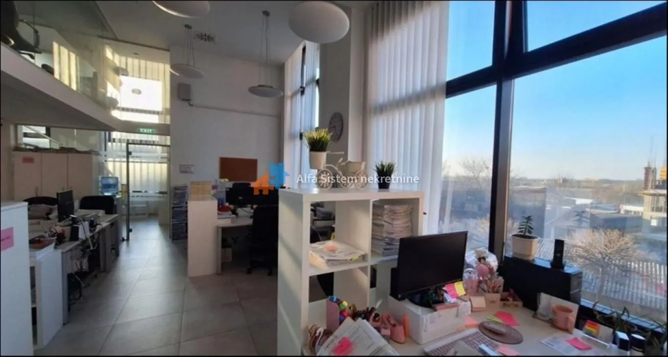 Rent, office space, 250m², Karaburma, Palilula Sve Podlokacije