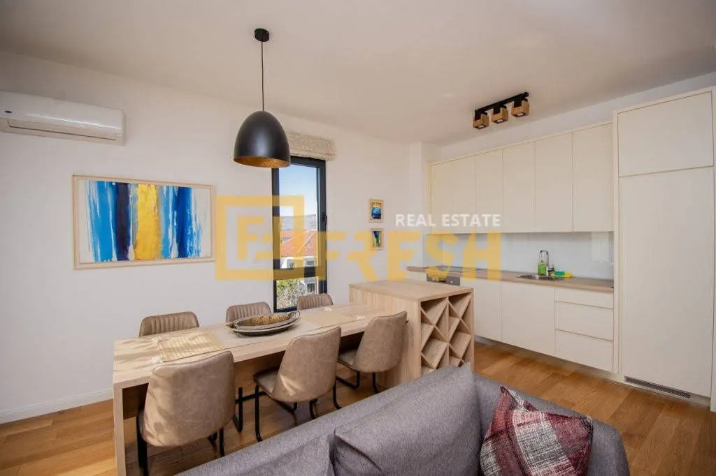 Izdavanje, trosoban stan, 95m², City Kvart, Podgorica