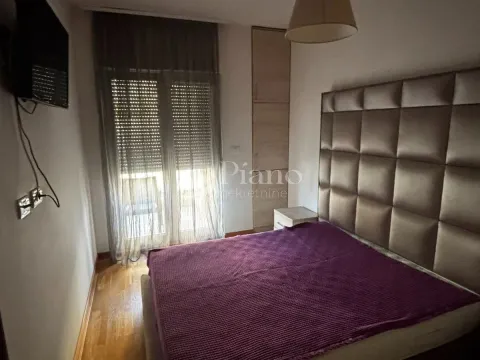 Izdavanje, jednosoban stan, 40m², City Kvart, Podgorica - image 3