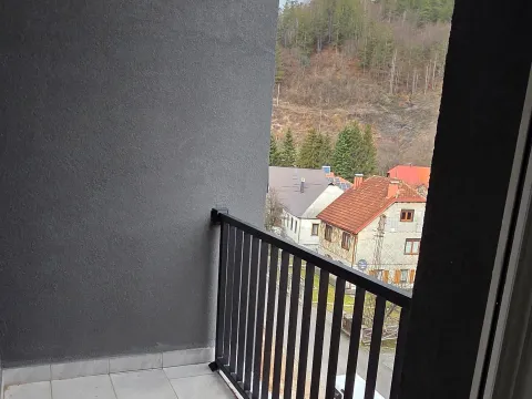 Prodaja, četvorosoban stan, 103m², Centar, Kolašin - image 3