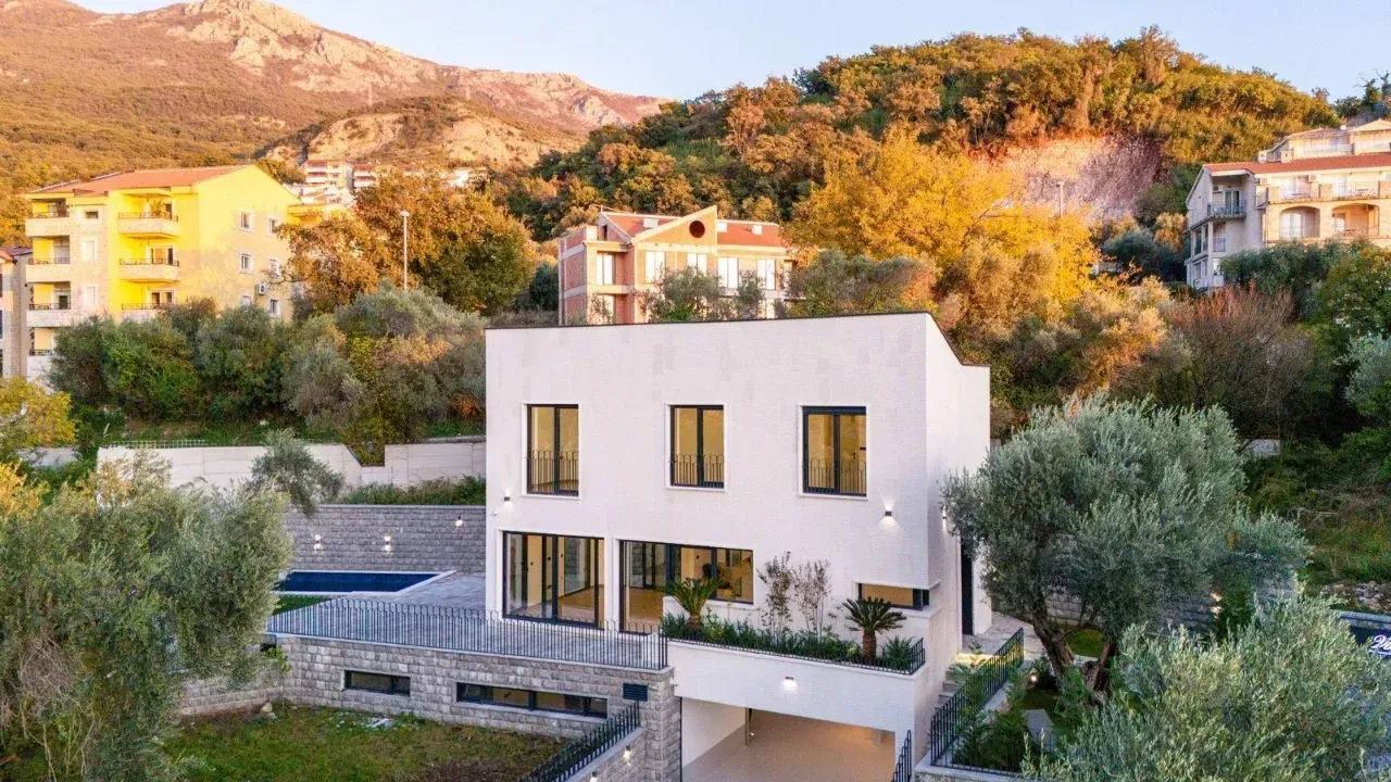 Prodaja, kuća, 240m², Kamenovo, Budva