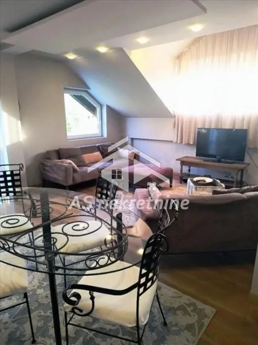 Izdavanje, četvorosoban stan, 120m², Senjak, Beograd