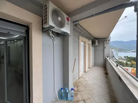 Izdavanje, dvosoban stan, 75m², Budva, Crna Gora - image 10