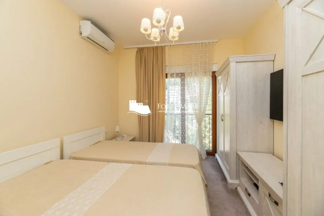 Prodaja, trosoban stan, 141m², Baošići, Herceg Novi