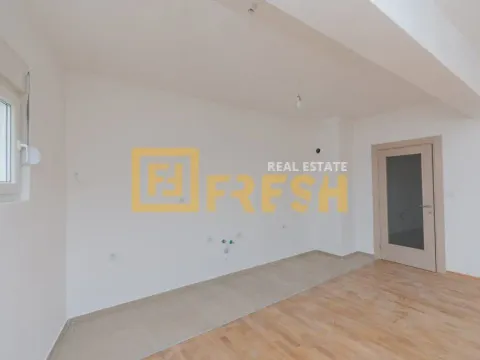 Prodaja, trosoban stan, 102m², Stara Varoš, Podgorica - image 8