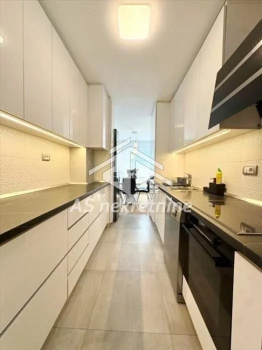 Izdavanje, četvorosoban stan, 94m², Lion, Zvezdara Sve Podlokacije