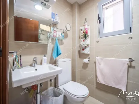 Prodaja, dvosoban stan, 81m², Dobrota, Kotor - image 21