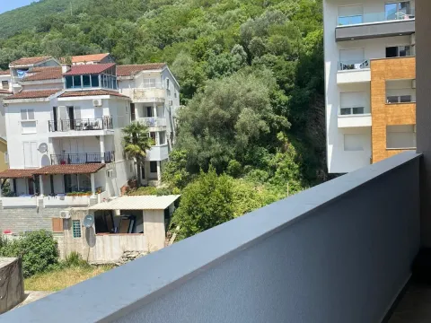 Rent, one bedroom apartment, 46m², Budva, Crna Gora - image 13