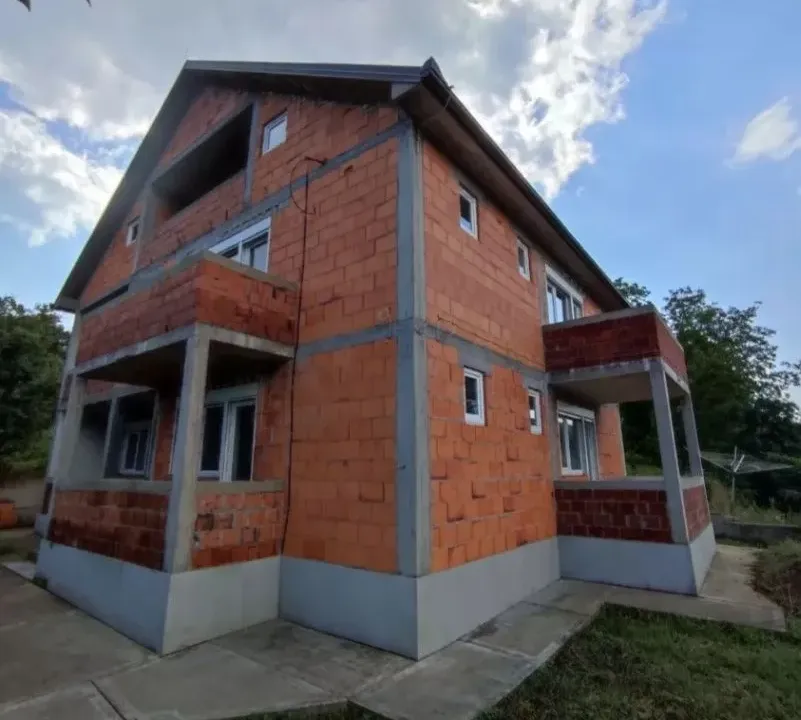 Sale, house, 350m², Banja Vrdnik, Irig