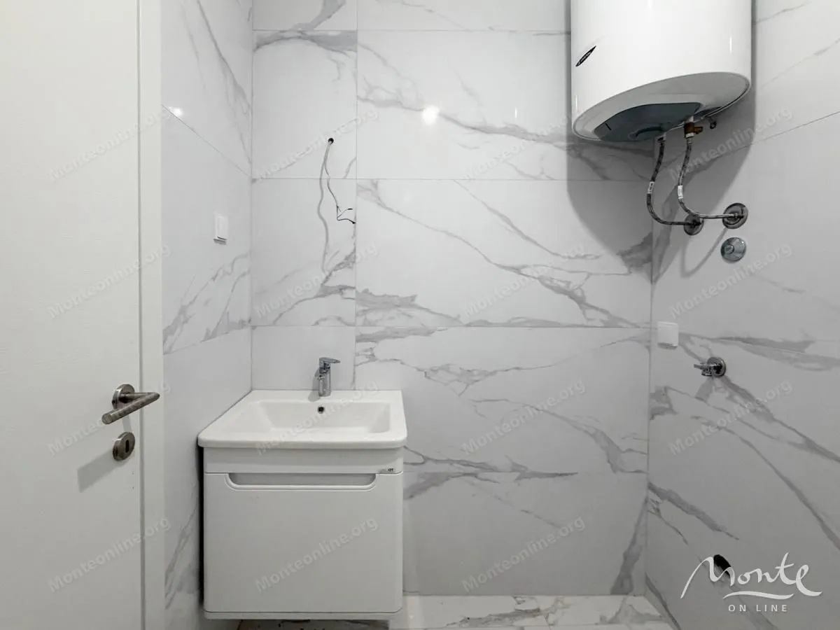 Prodaja, dvosoban stan, 70m², Tivat, Crna Gora