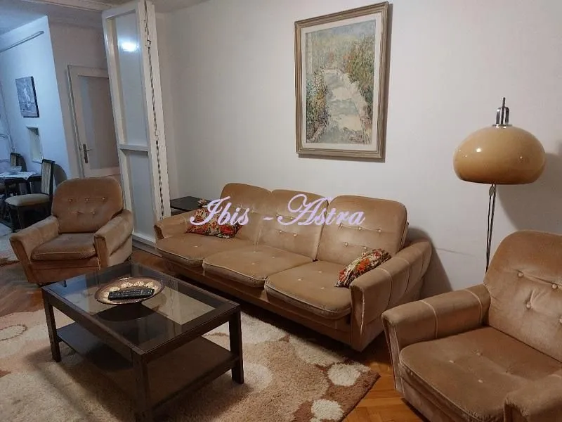 Izdavanje, trosoban stan, 68m², Novi Beograd Blok 1 Fontana, Novi Beograd Sve Podlokacije