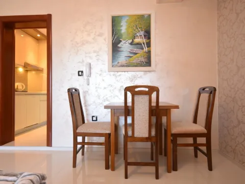 Prodaja, stan, 45m², Herceg Novi, Crna Gora - image 8