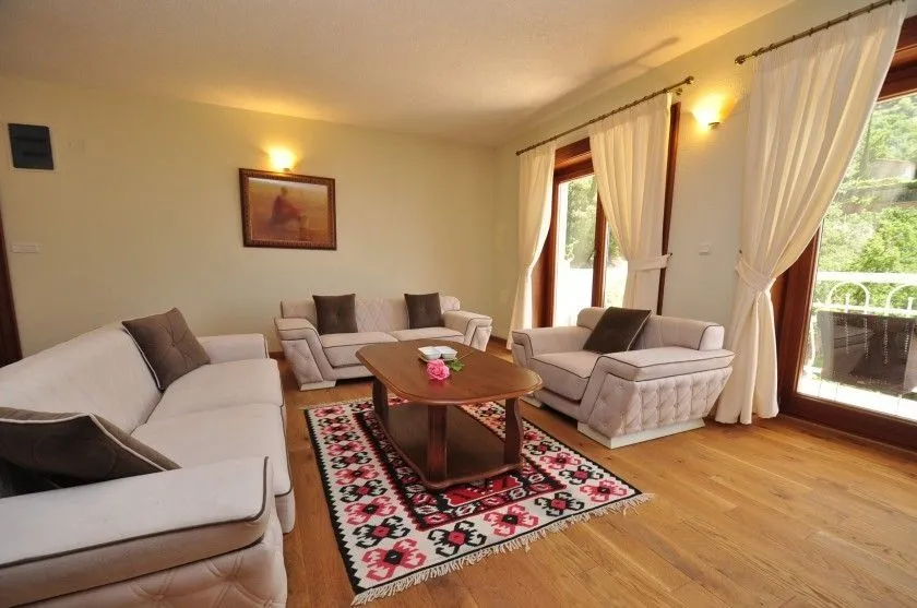 Sale, house, 1300m², Perazića do, Budva