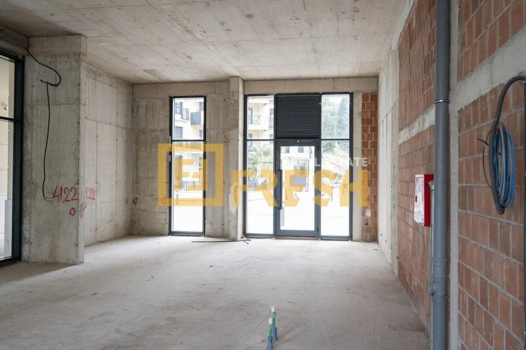Rent, office space, 110m², Ljubović, Podgorica