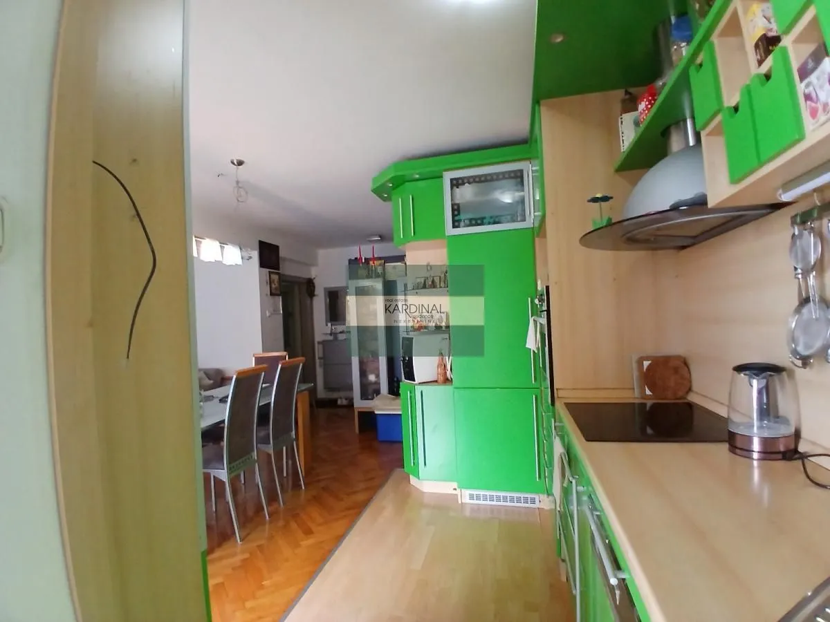 Izdavanje, trosoban stan, 78m², Centar, Jagodina