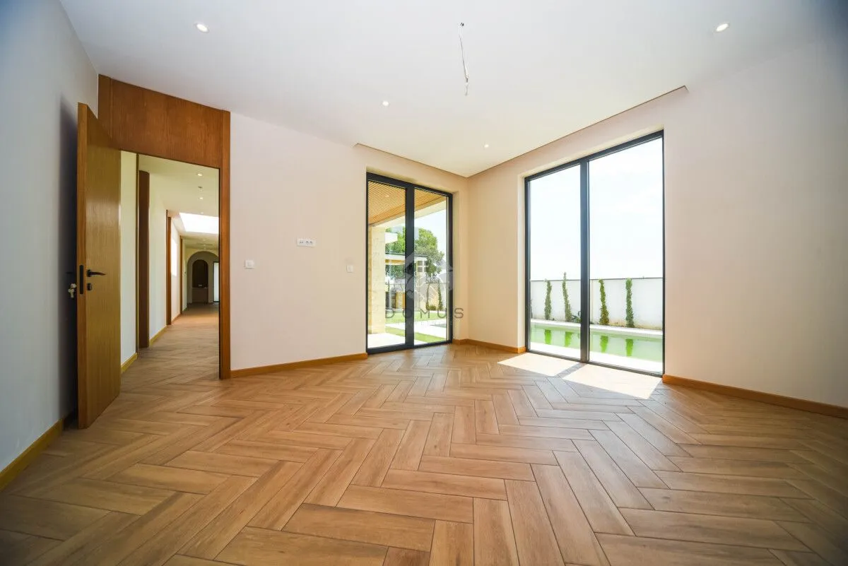 Izdavanje, kuća, 350m², Tuzi, Podgorica