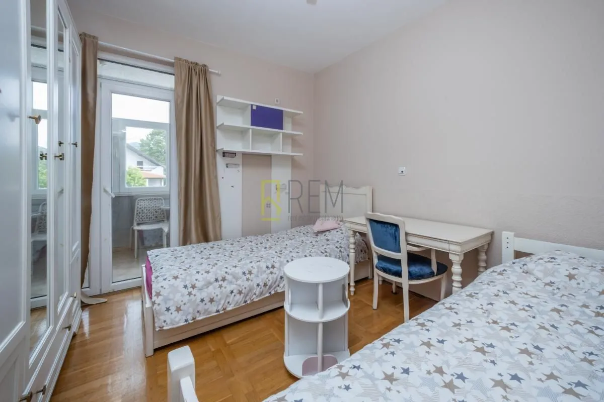Prodaja, dvosoban stan, 70m², Cetinje, Crna Gora