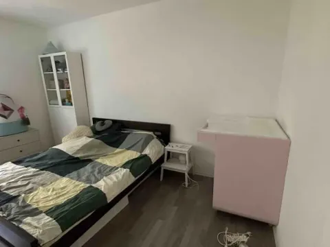 Izdavanje, trosoban stan, 73m², Kanarevo Brdo, Beograd - image 3