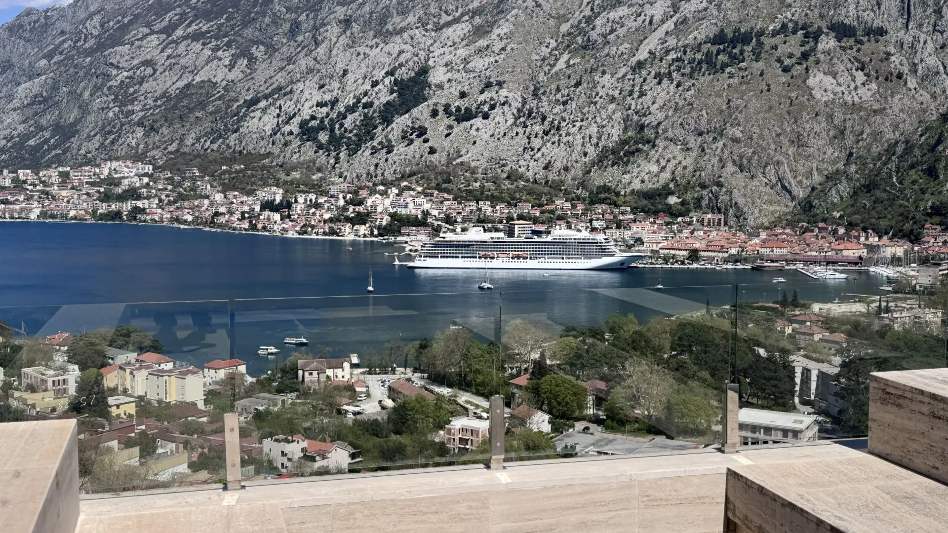 Prodaja, petosoban stan, 173m², Kotor, Crna Gora