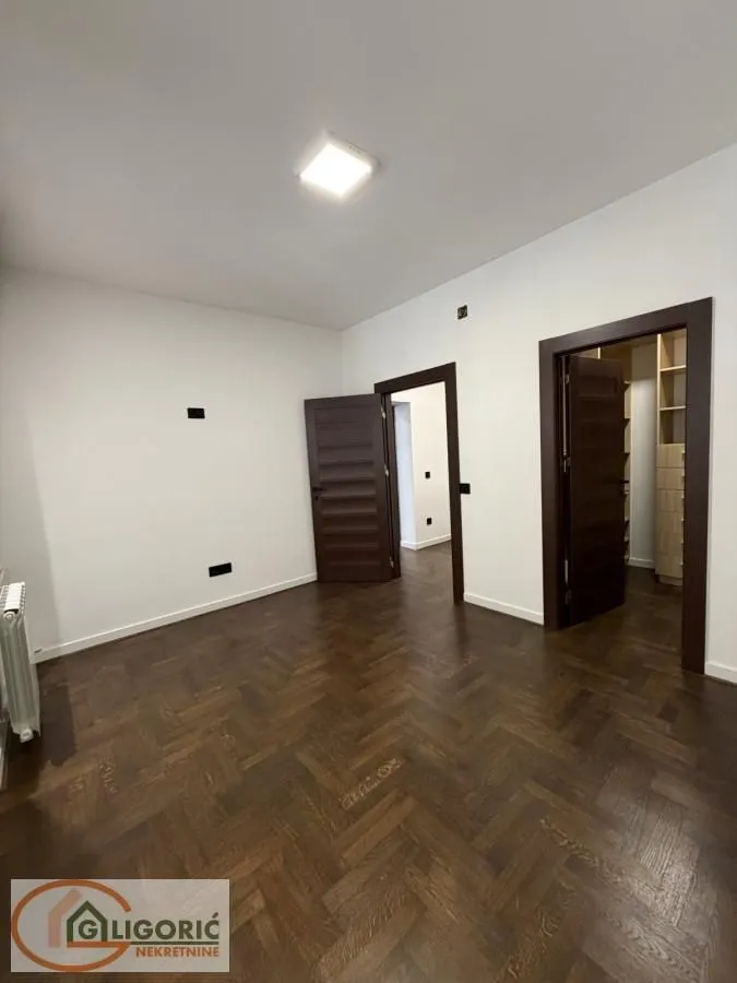 Sale, office space, 103m², Cvetni Trg, Vračar Sve Podlokacije
