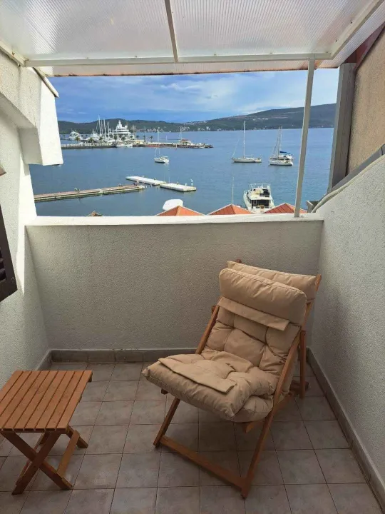 Prodaja, dvosoban stan, 63m², Tivat, Crna Gora