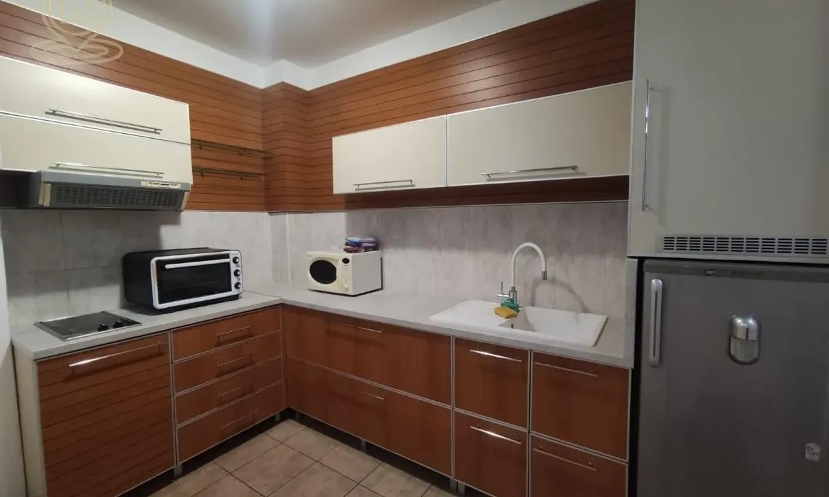 Izdavanje, dvosoban stan, 62m², Centar, Novi Sad