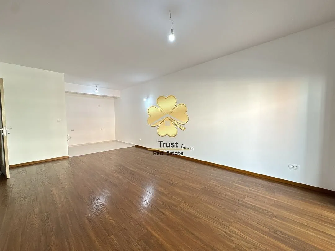 Izdavanje, dvosoban stan, 70m², Master Kvart, Podgorica