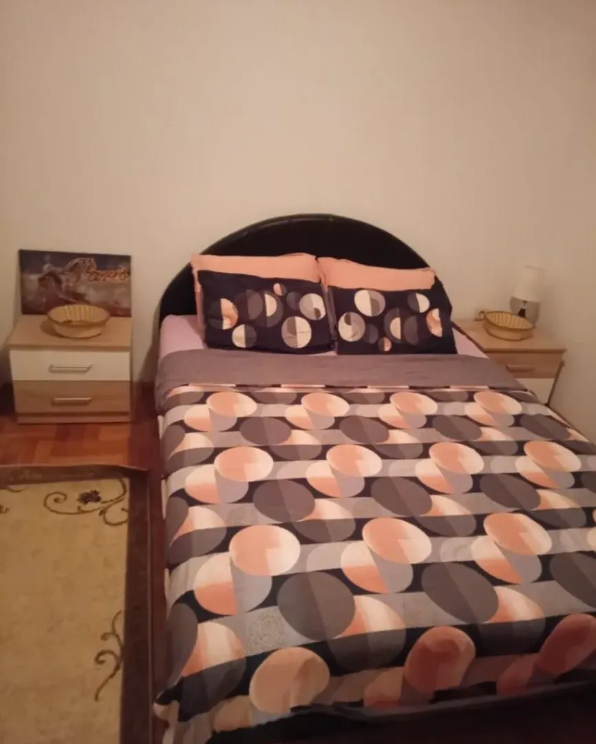 Izdavanje, trosoban stan, 80m², Stari Aerodrom, Podgorica