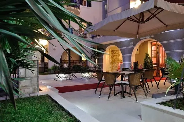 Sale, hospitality venue, 755m², Petrovac, Budva