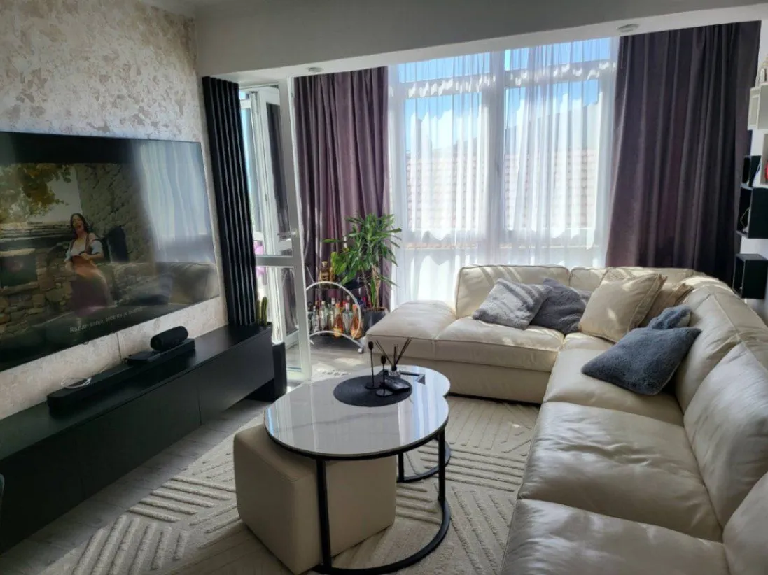 Izdavanje, trosoban stan, 78m², Đenovići, Herceg Novi