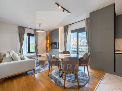 Izdavanje, dvosoban stan, 76m2, Stara Varoš, Podgorica Izdavanje, dvosoban stan, 76m2, Stara Varoš, Podgorica