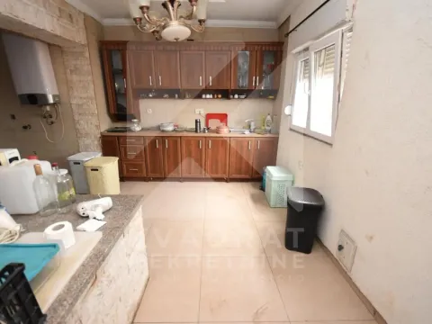 Sale, house, 343m², Zagorič, Podgorica - image 2