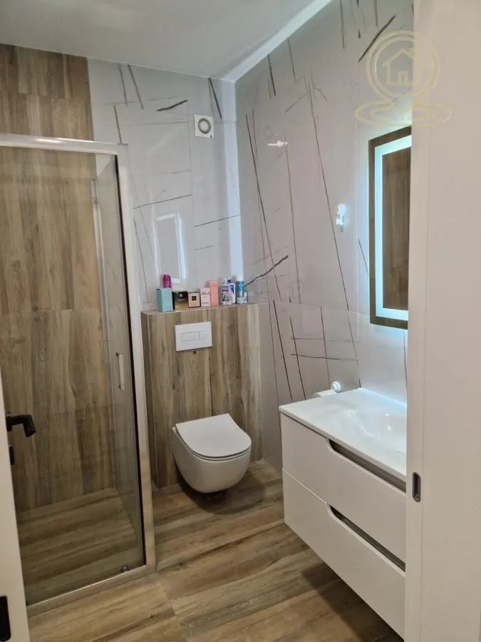Prodaja, četvorosoban stan, 98m², Petrovaradin, Novi Sad