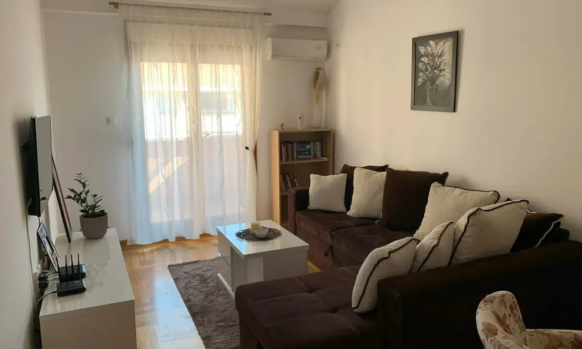 Izdavanje, jednosoban stan, 58m², Budva, Crna Gora