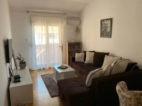 Izdavanje, jednosoban stan, 58m², Budva, Crna Gora - image 1