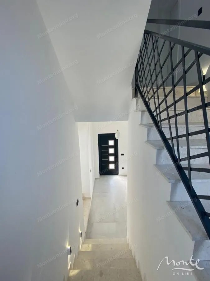 Sale, house, 385m², Bjeliši, Bar