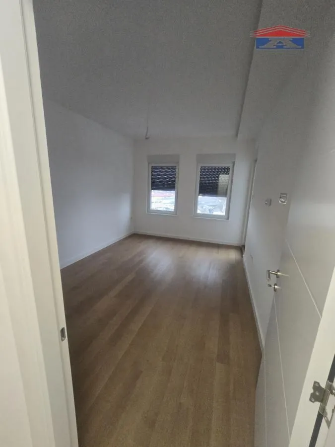 Prodaja, stan, 129m², Salajka, Novi Sad Sve Podlokacije