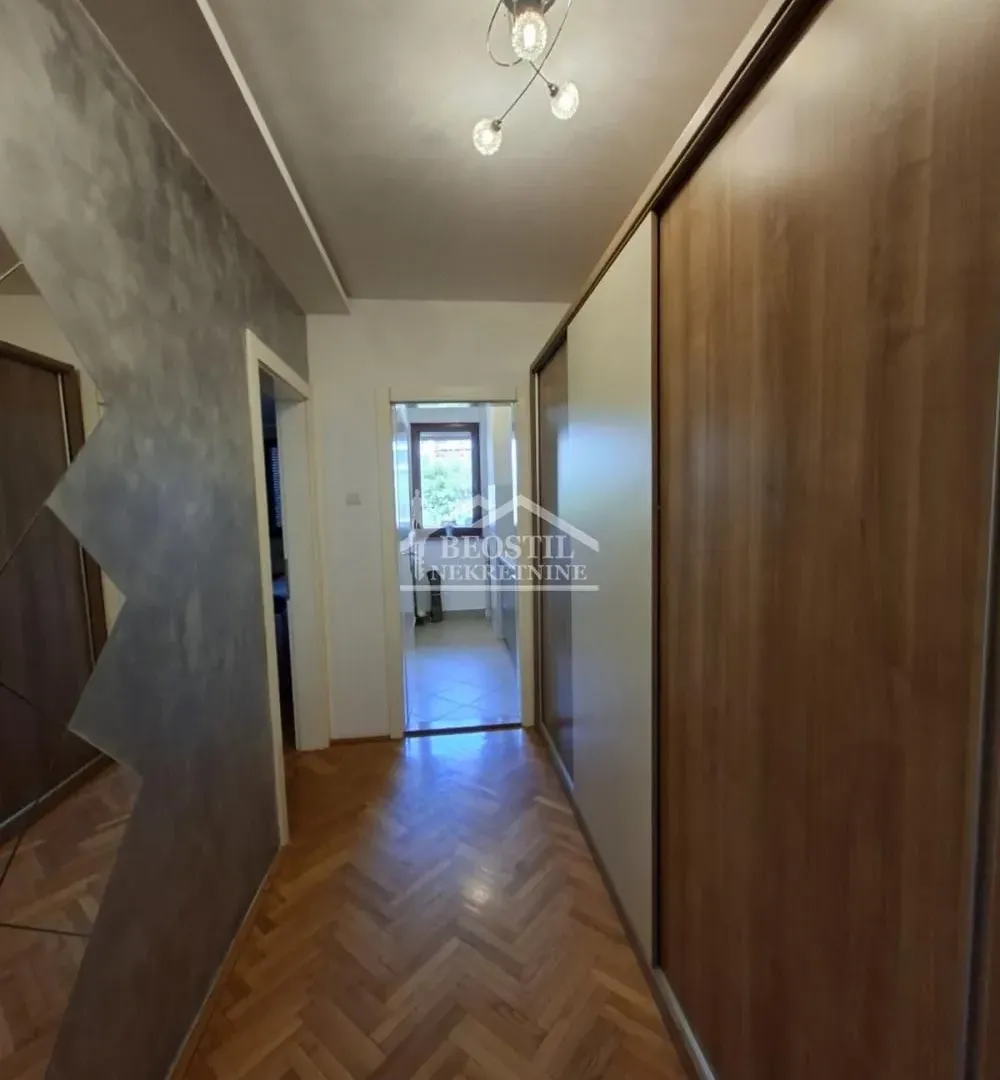 Rent, two bedroom apartment, 52m², Vračar Sve Podlokacije, Beograd