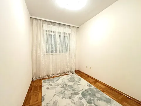 Rent, two bedroom apartment, 64m², Stari Aerodrom, Podgorica - image 7