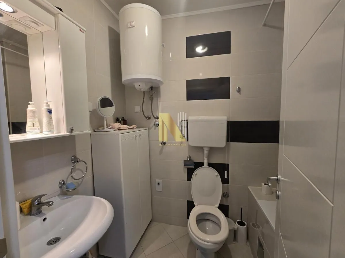 Prodaja, trosoban stan, 80m², Socijalno, Novi Sad Sve Podlokacije