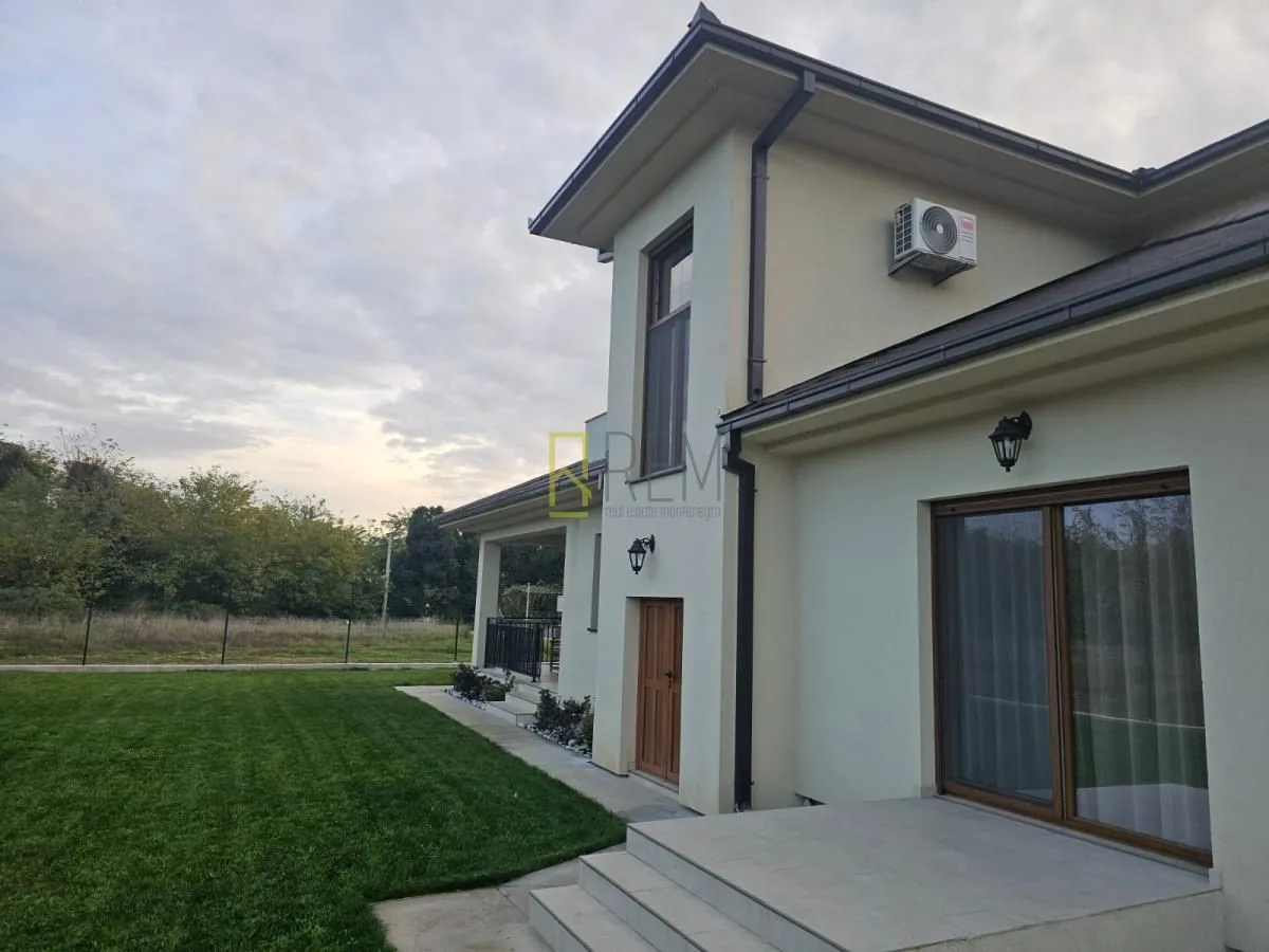 Sale, house, 212m², Tološi, Podgorica