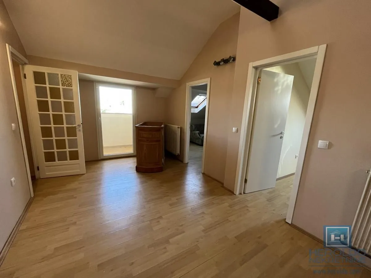 Prodaja, kuća, 400m², Centar, Jagodina