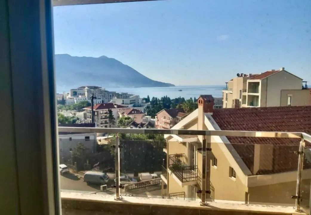 Prodaja, trosoban stan, 85m², Bečići, Budva