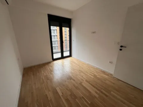 Izdavanje, dvosoban stan, 64m², Stari Aerodrom, Podgorica - image 3